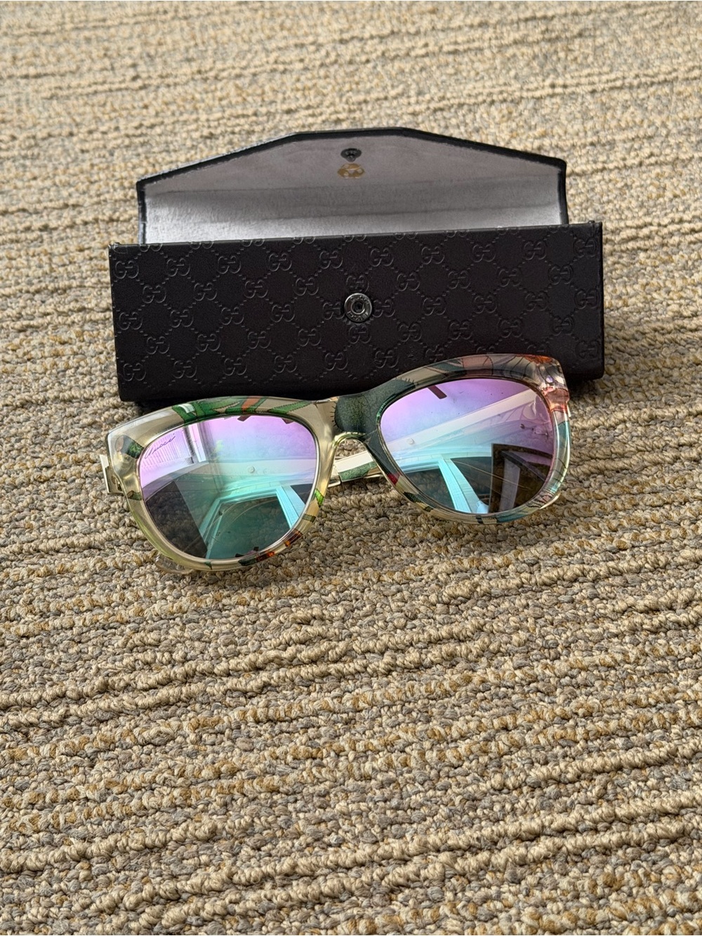 Gucci Iridescent Green-Pink Cat Eye Sunglasses